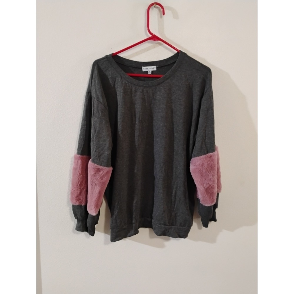 Thyme + Honey Gray Sweatshirt XL Faux Fur Pink Sleeve Detail Crewneck Pullover